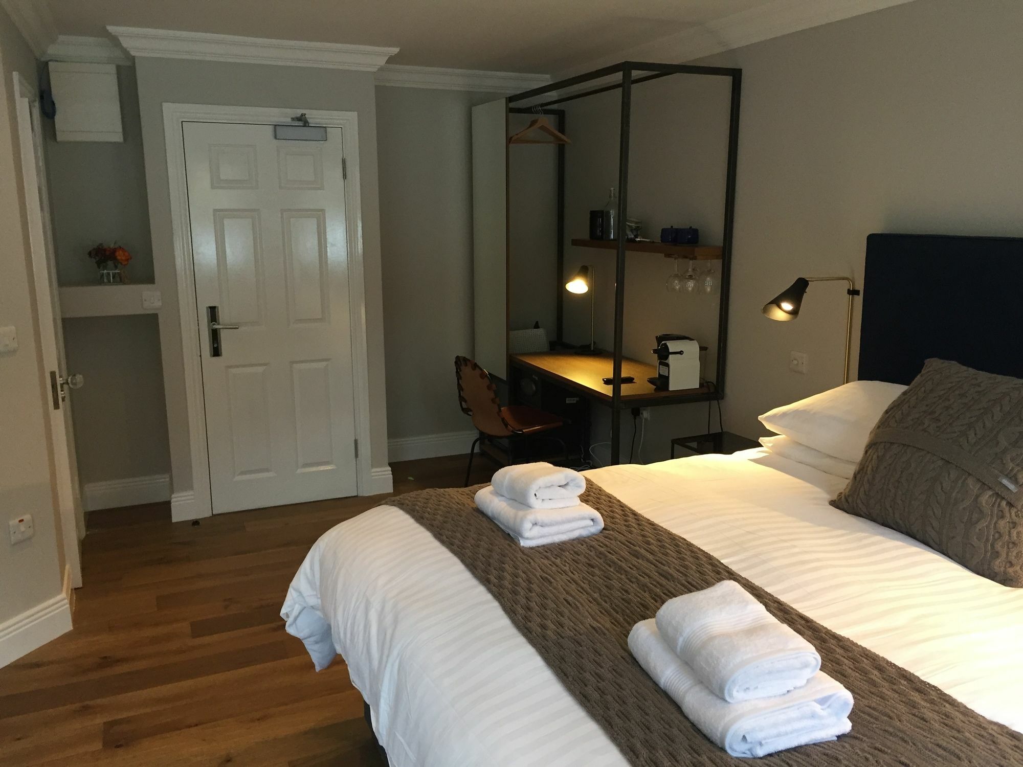เพมโบรค ฮอลล์ Hotel ดับลิน ภายนอก รูปภาพ